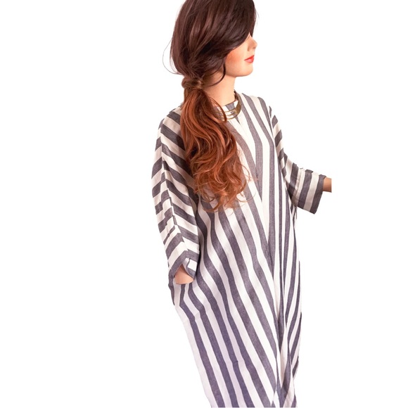 Vintage 1970s Caftan Dress in Bold Chevron Pattern. Excellent Vintage Condition - Picture 3 of 8